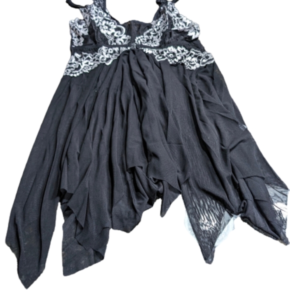 Black Lace Babydoll Negligee & Thong Embroidery Flowey - Picture 10 of 12